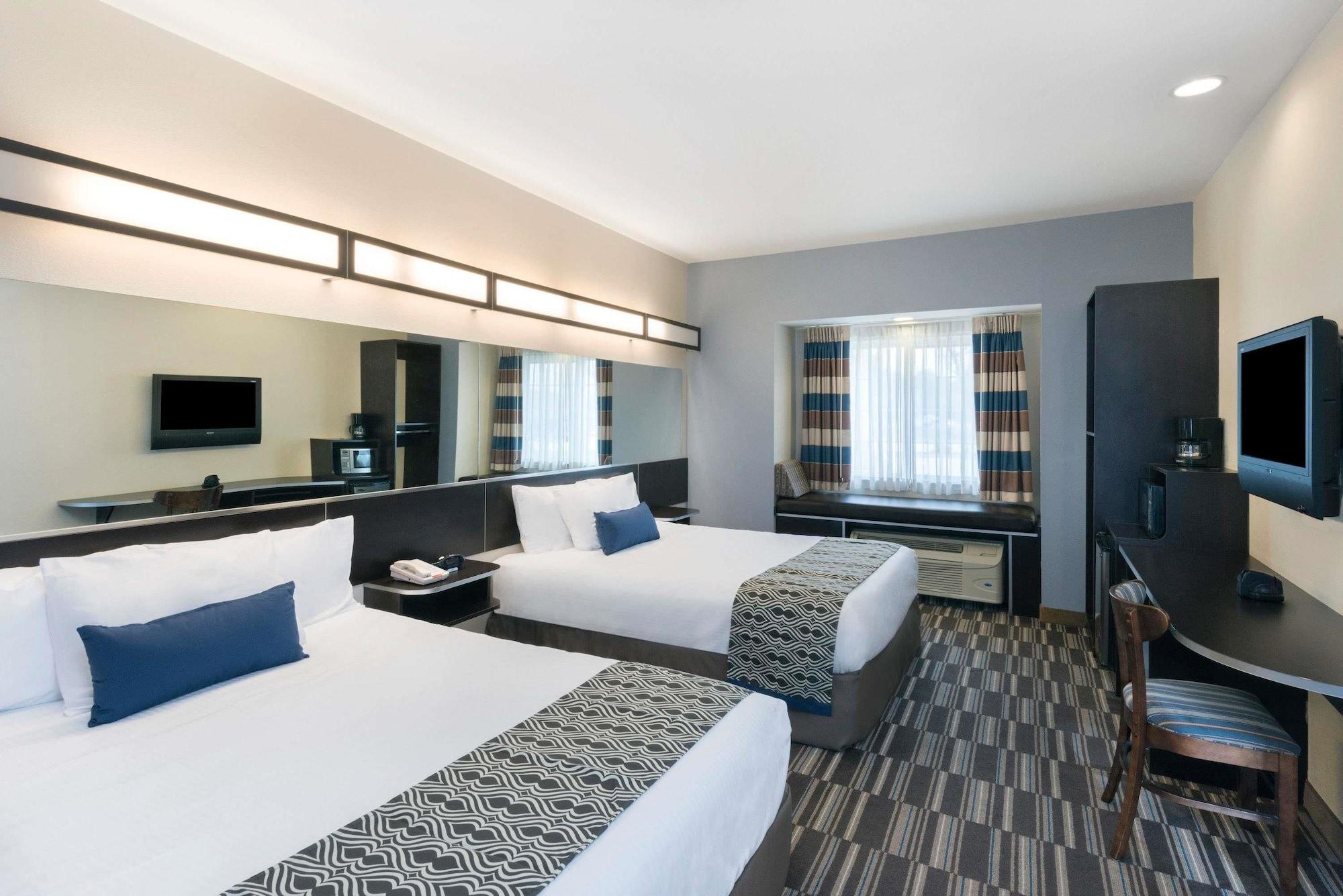 Microtel Inn And Suites Baton Rouge Airport Esterno foto