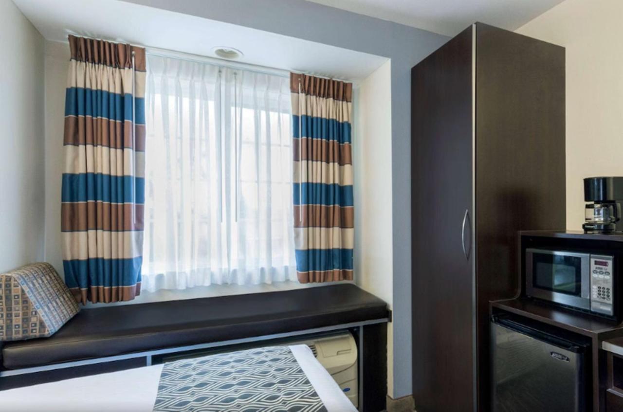 Microtel Inn And Suites Baton Rouge Airport Esterno foto