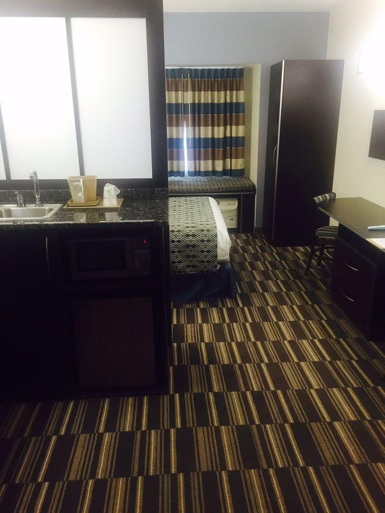 Microtel Inn And Suites Baton Rouge Airport Esterno foto